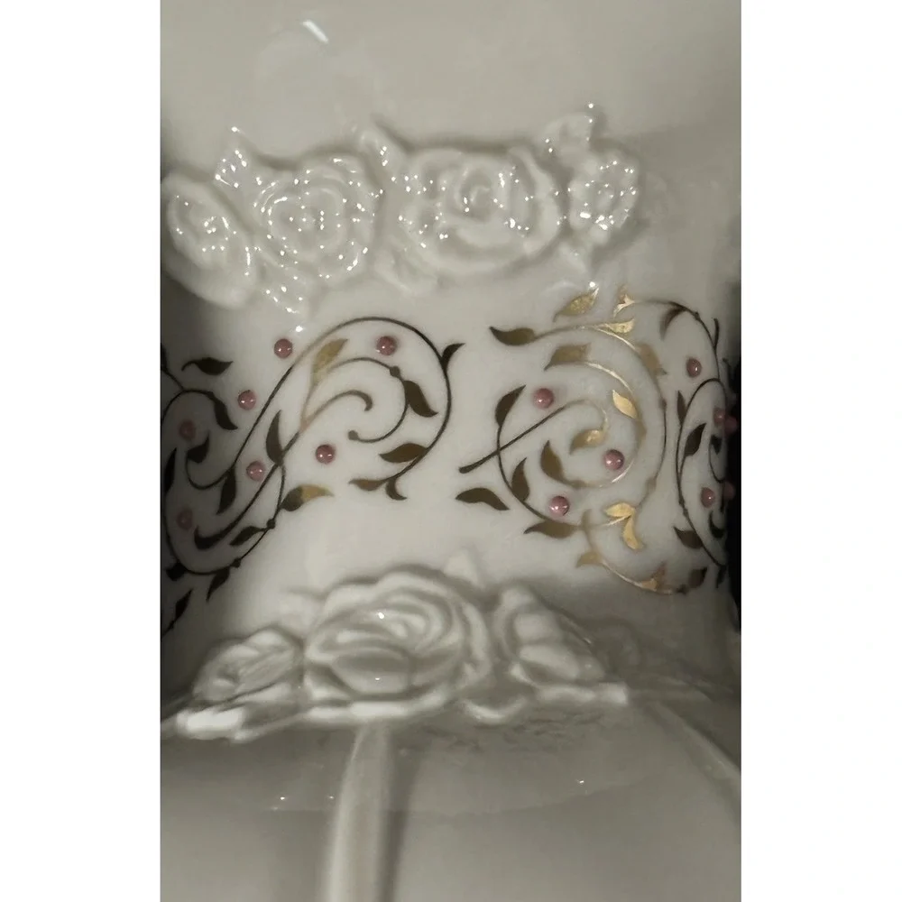 Lenox Ivory Fine China ROSE BROCADE Vase 9
